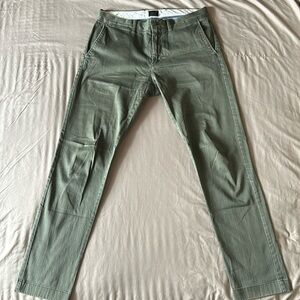 J Crew Men’s Sage Green Chino Pants
